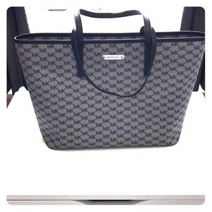 Michael Kors Purse / Tote